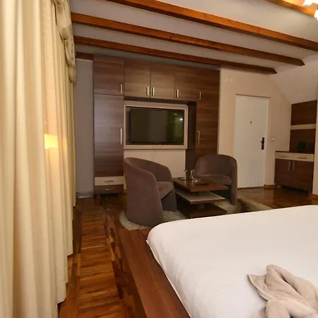 Garni Kaca Bed & Breakfast Kragujevac